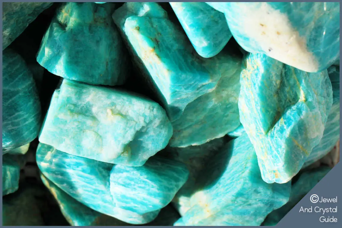 Aventurine Vs Amazonite – Differences And How To Test A Stone | Jewel ...